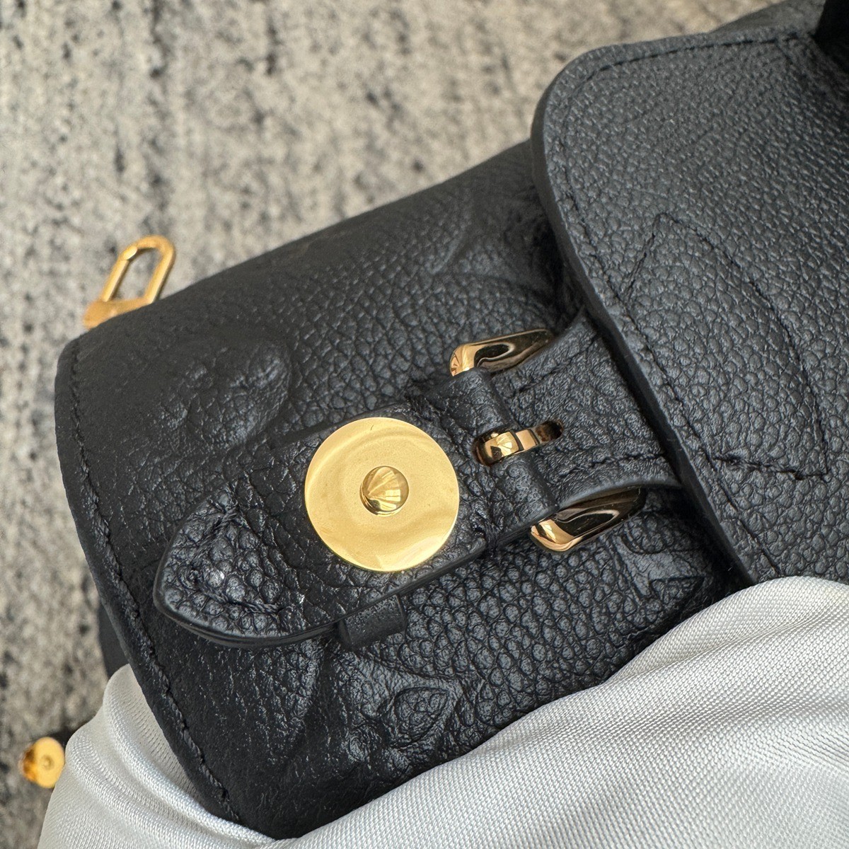 M47072 Backpack雙肩包黑色_19